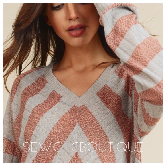 Drop Shoulder Striped V-Neck Knit Top - Picture 4 of 4